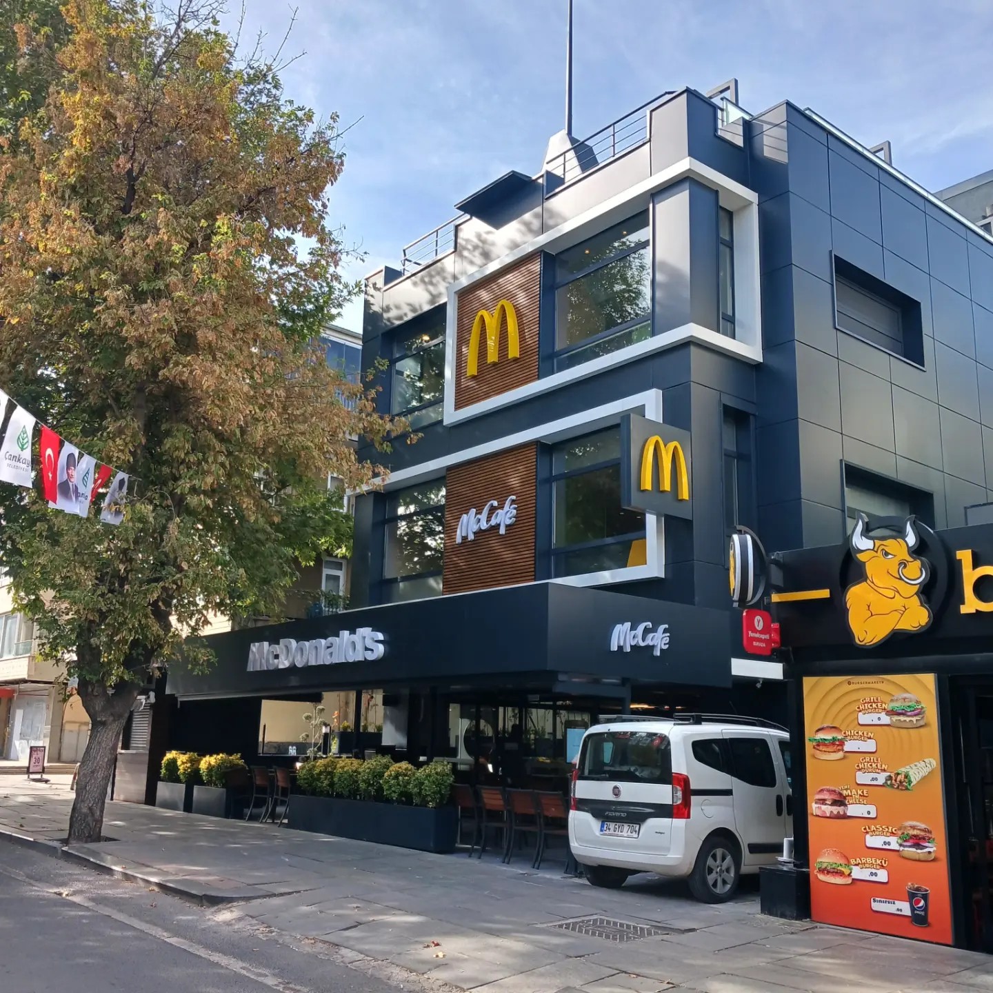 Ankara Bahçelievler McDonald's şubesi dış cephe kompozit kaplama