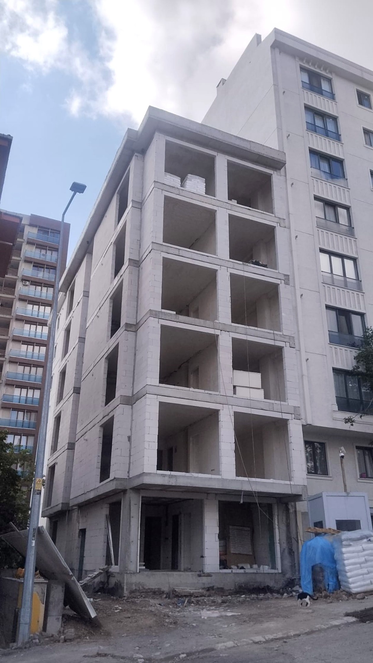 Ataşehir Şerifali — bina inşaat aşaması, kaba yapı