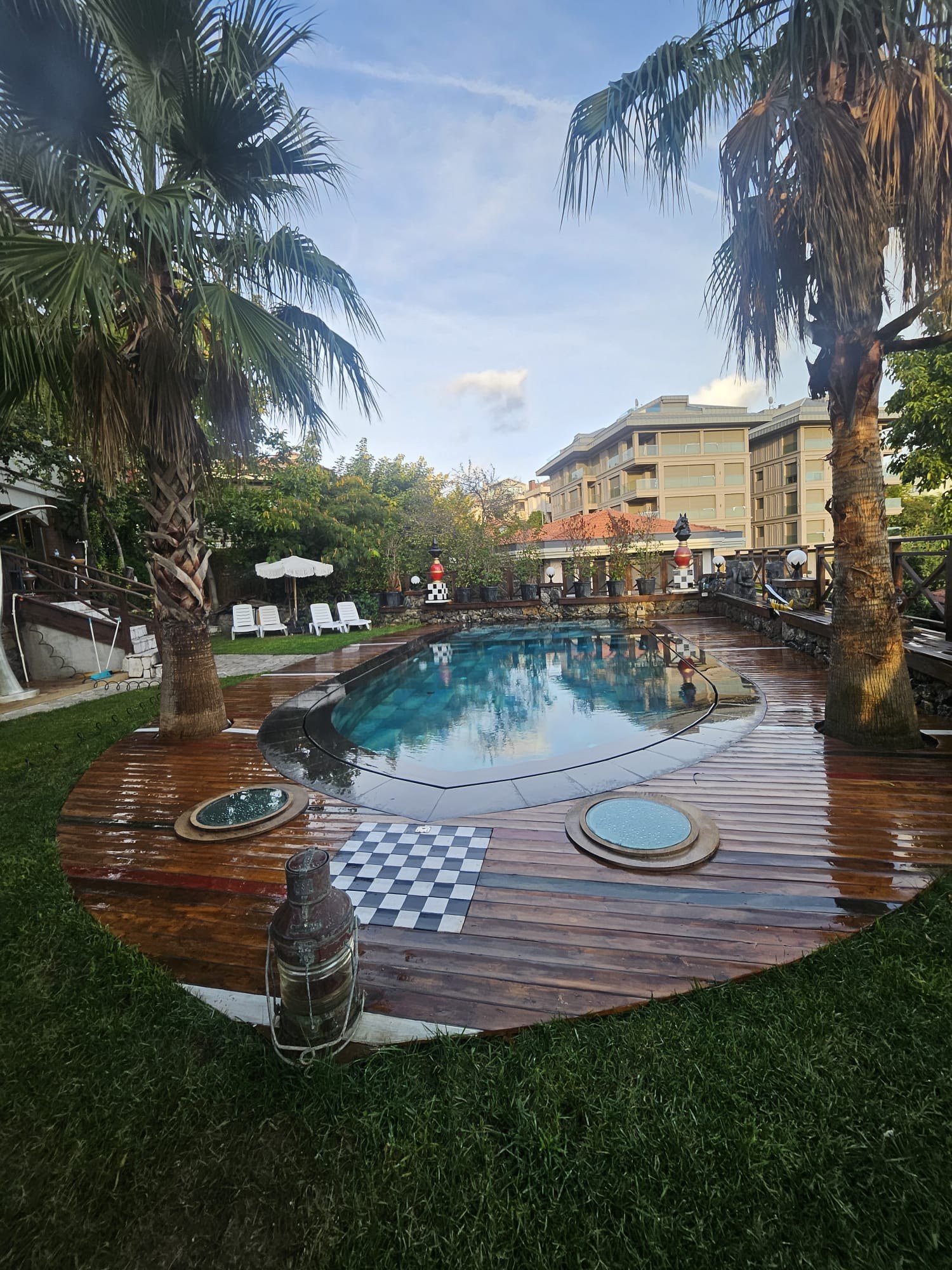 Çengelköy Konakları ahşap havuz deck uygulaması