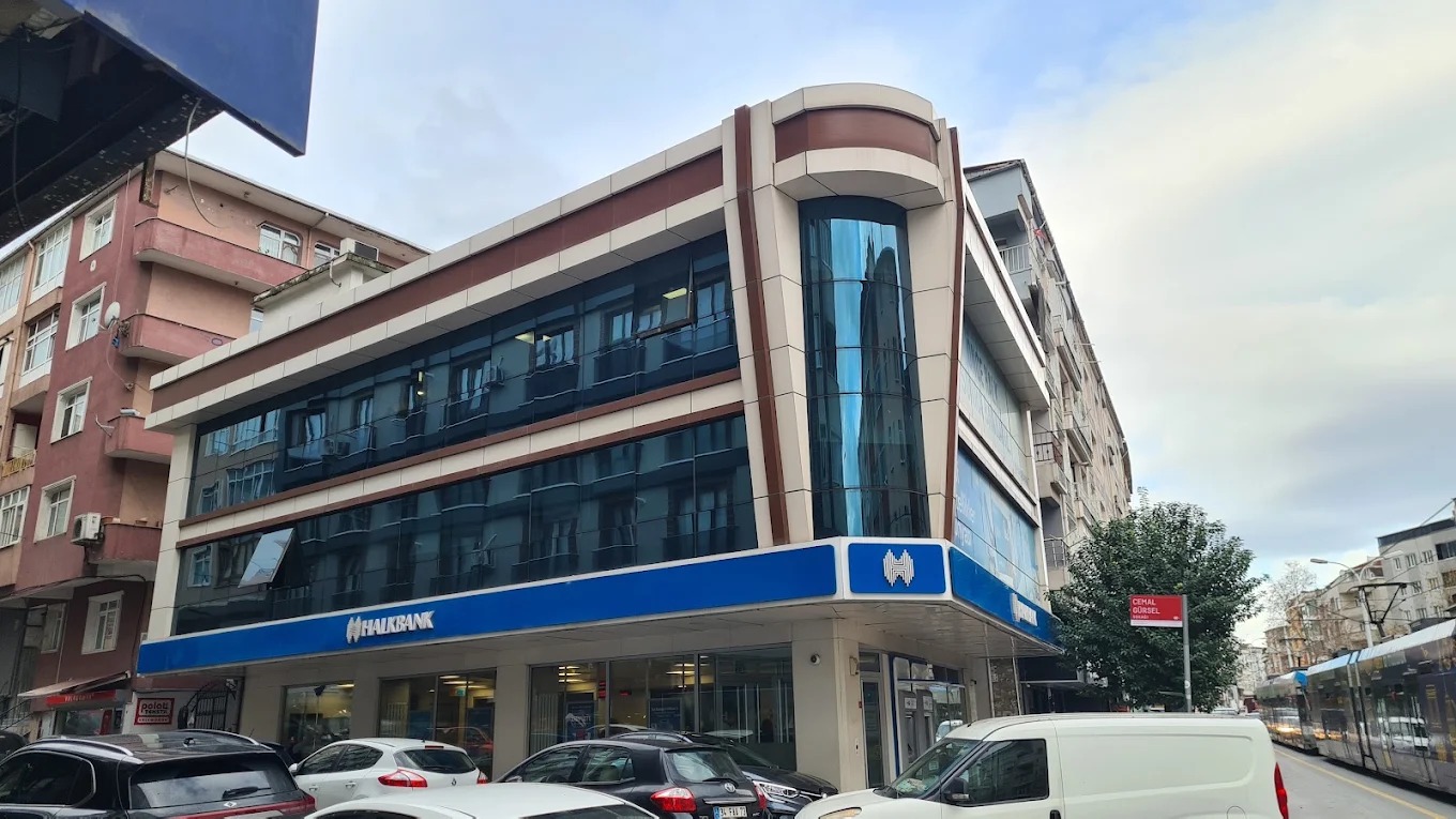 Güngören Halkbank şubesi cam cephe ve kompozit kaplama